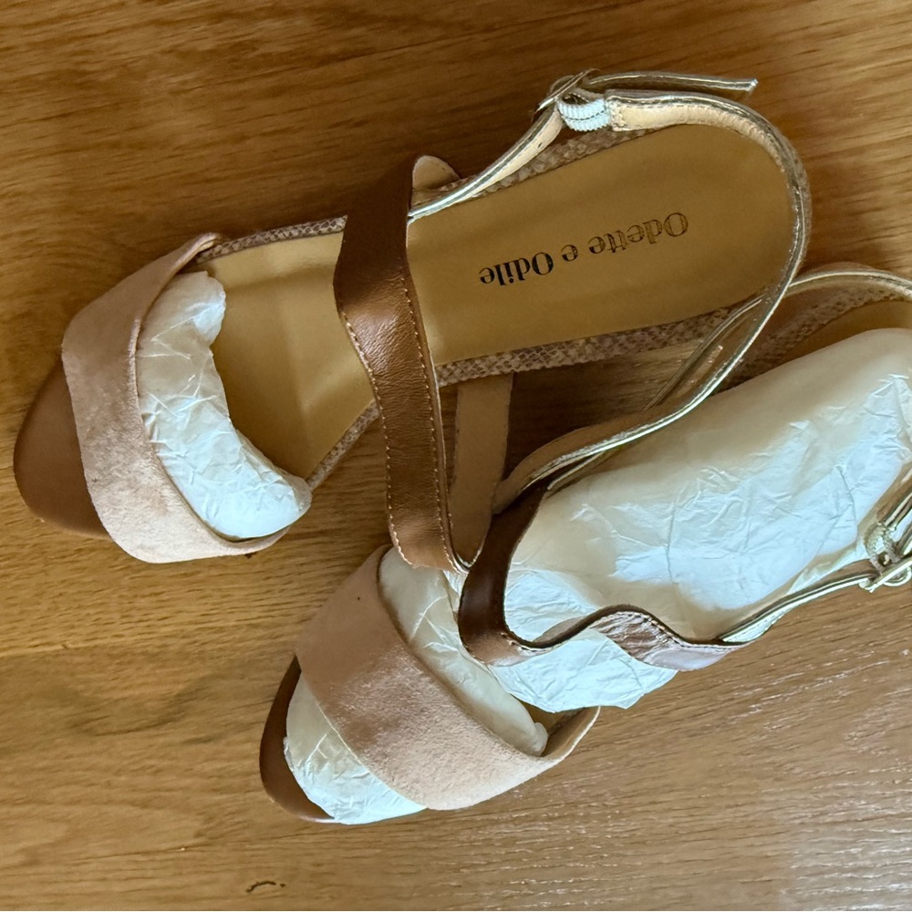 Tan and Cream Crisscross Sandals with Ankle Strap